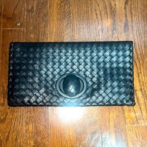 AuthentBottega Veneta Italian Black Intrecciato Lambskin Knot Pouch Fold…